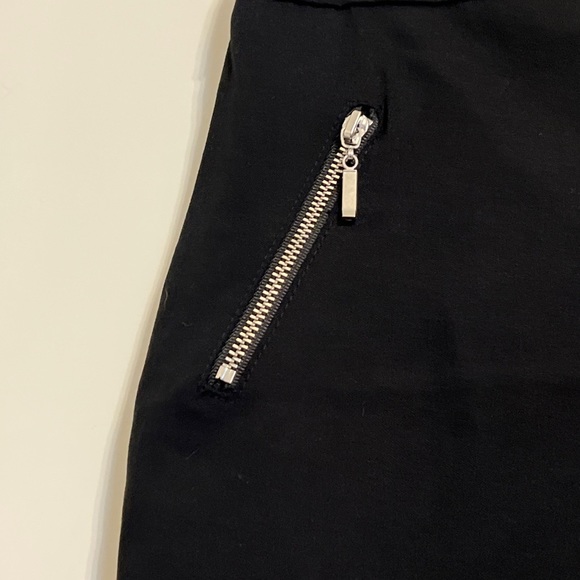 Dress Barn Roz & Ali Women's Pullon Black Pants With Side Zipper Womens Size 2 - Picture 3 of 7